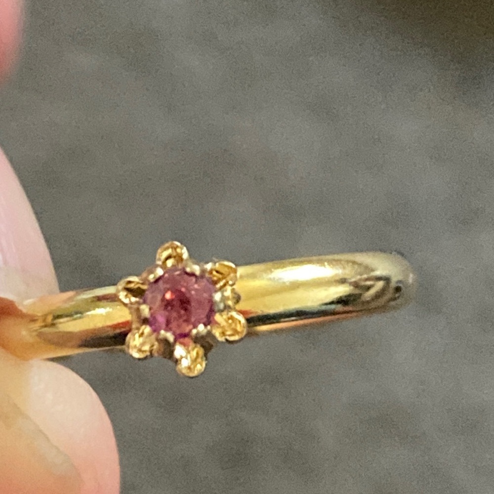 Small Pink stone yellow gold plated adjustable ring - Picture 2 of 2